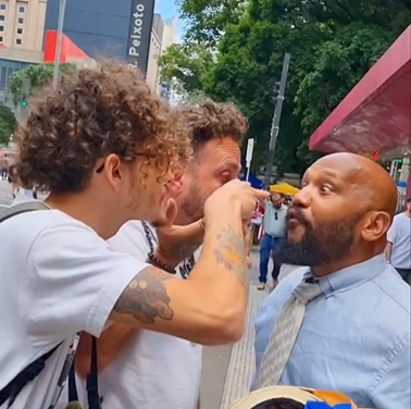 Pregador de rua sofre agressões por intolerância religiosa na Avenida Paulista