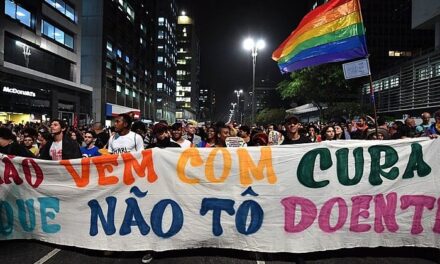 Pastor Gay Testemunha Luta Contra ‘Cura Gay’ e Afirma: ‘Não Escolhi Ser Assim’