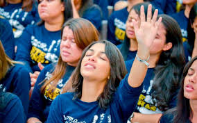 Juventude Evangélica no Século XXI: Fé, Identidade e os Desafios da Nova Geração